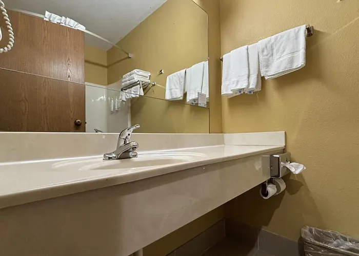 Hotel Super 8 By Wyndham 2*