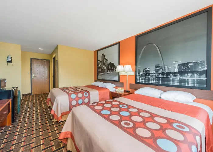 Super 8 By Wyndham Staunton