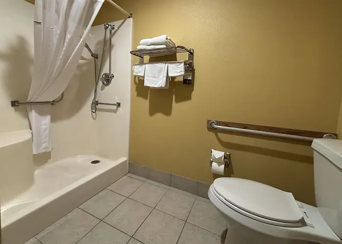 Super 8 By Wyndham Hotel Staunton