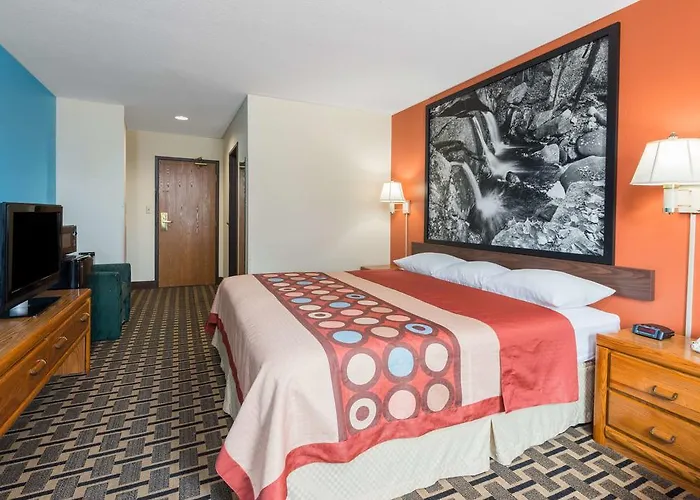 Hotel Super 8 By Wyndham Staunton